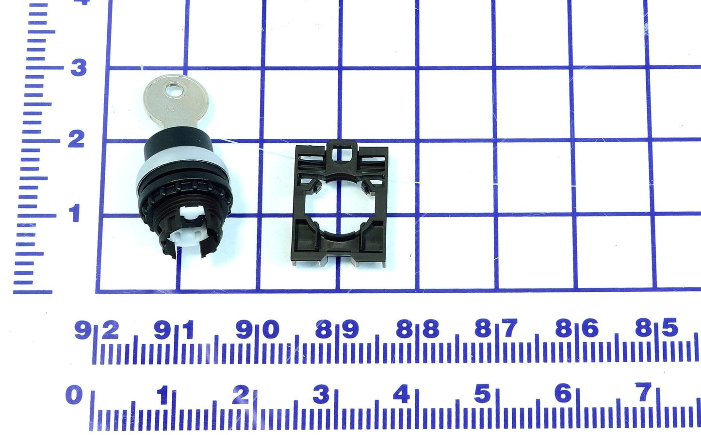 MF2-091-001 Key Switch - Nova