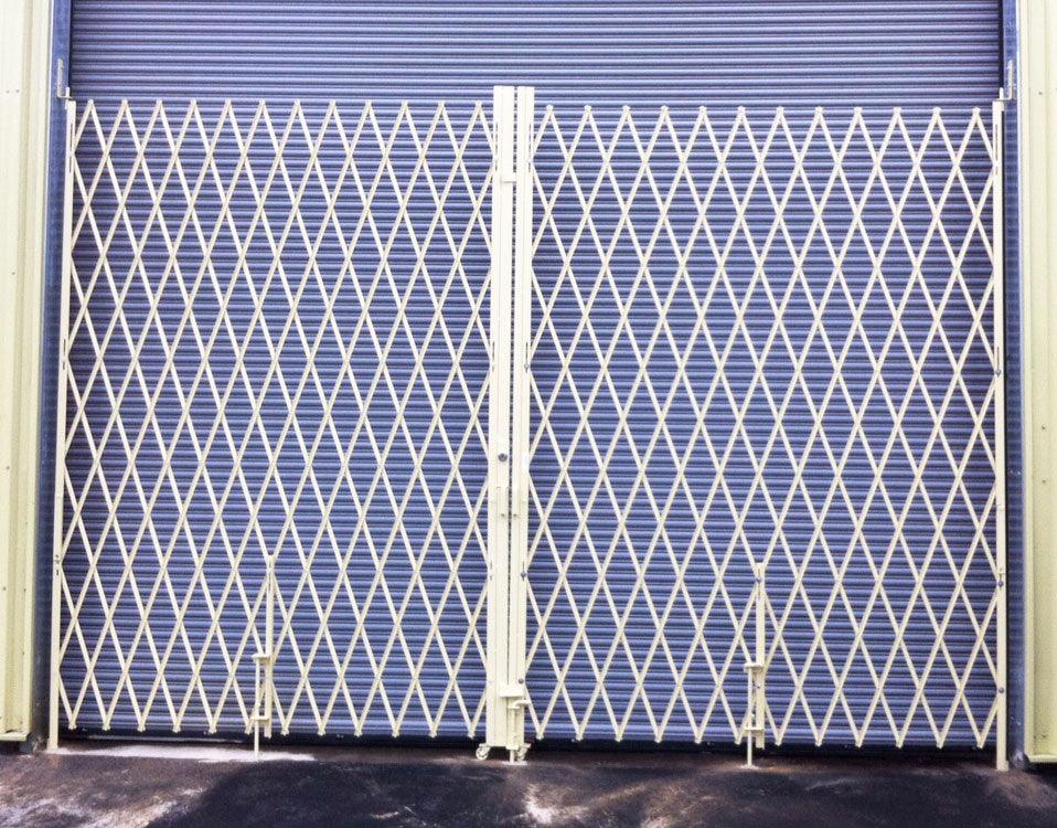 Heavy-Duty Folding Security Gates - FG Fred